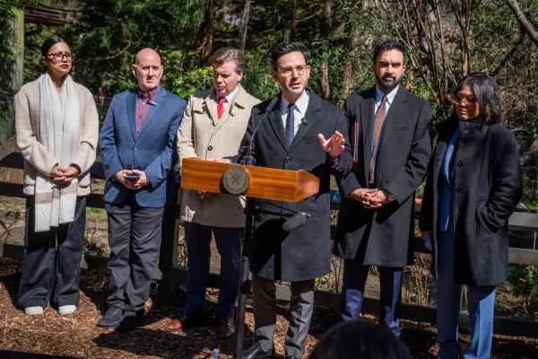 NYC Protects Immigrant Restaurant Owners and Workers From Predatory Delivery Apps