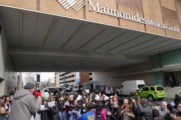 1199-rallies-maimonides-after-200-workers-laid-during-holidays-maimonides.jpg