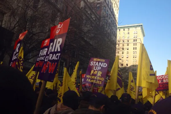 32bj-unanimously-authorizes-residential-strike-32bjstrike-vote.jpg