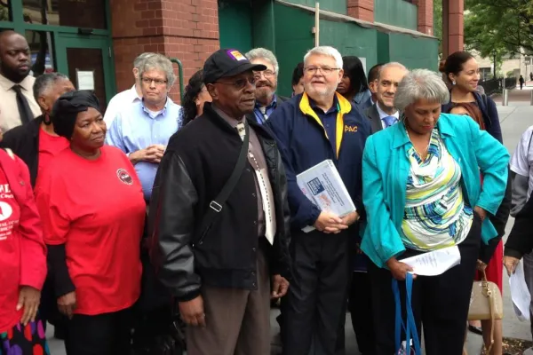 afge-delivers-500k-signatures-keep-ssa-offices-open-20141002afge-petition.jpg