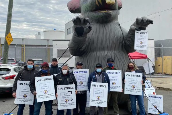 brooklyn-fuel-workers-strike-first-teamster-contract-img4087.jpg
