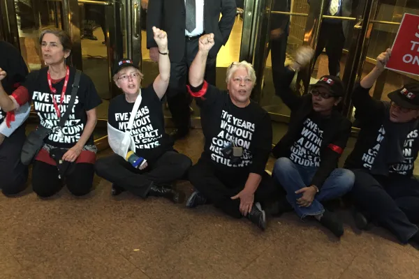 faculty-and-staff-blockade-doors-cuny-central-demand-fair-contract-protect-quality-education-img3360.jpg
