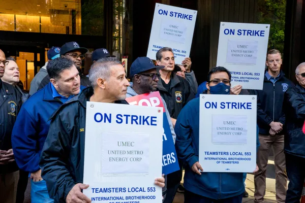 fired-workers-rally-outside-catsimatidis-headquarters-strike-hits-six-months-unnamed14.jpg