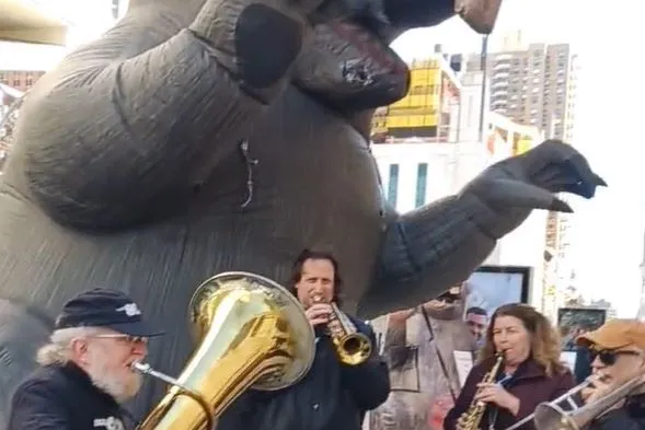 striking-local-802-musicians-hold-musical-rally-fight-first-contract-802-dciny.jpg