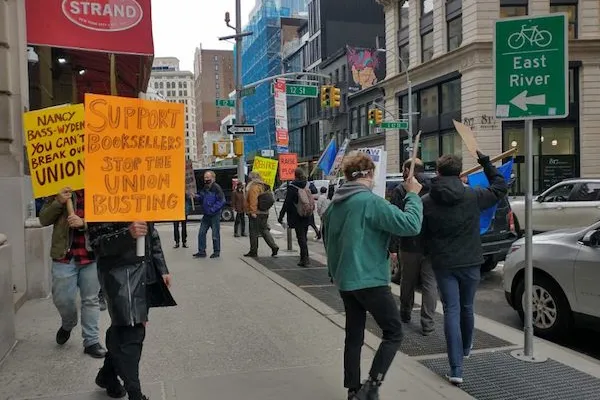 union-booksellers-protest-nycs-strand-unnamed2.jpg