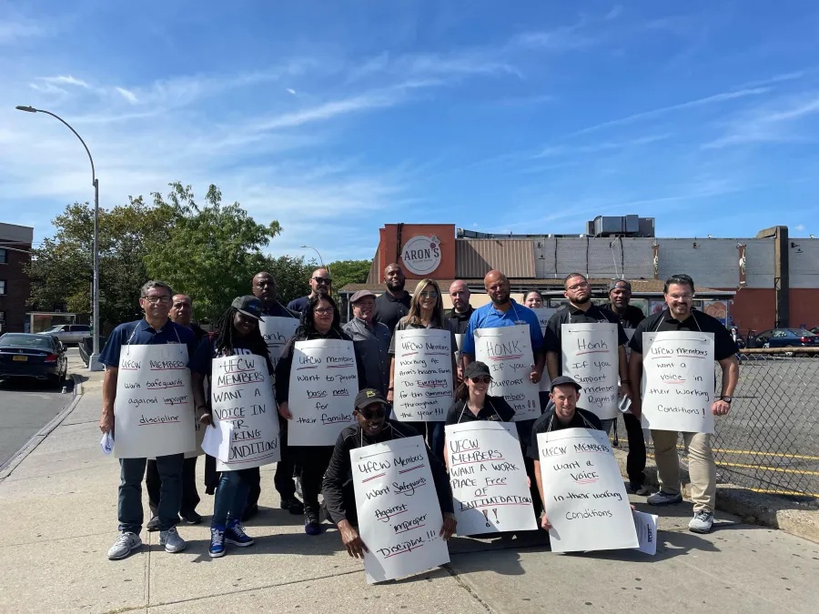 ufcw-local-1500-ongoing-informational-picket-arons-kissena-farms-unnamed81.jpg